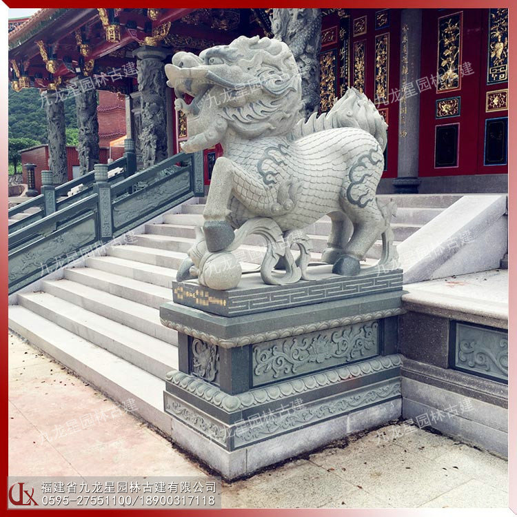 佛寺門前神獸石雕麒麟擺放